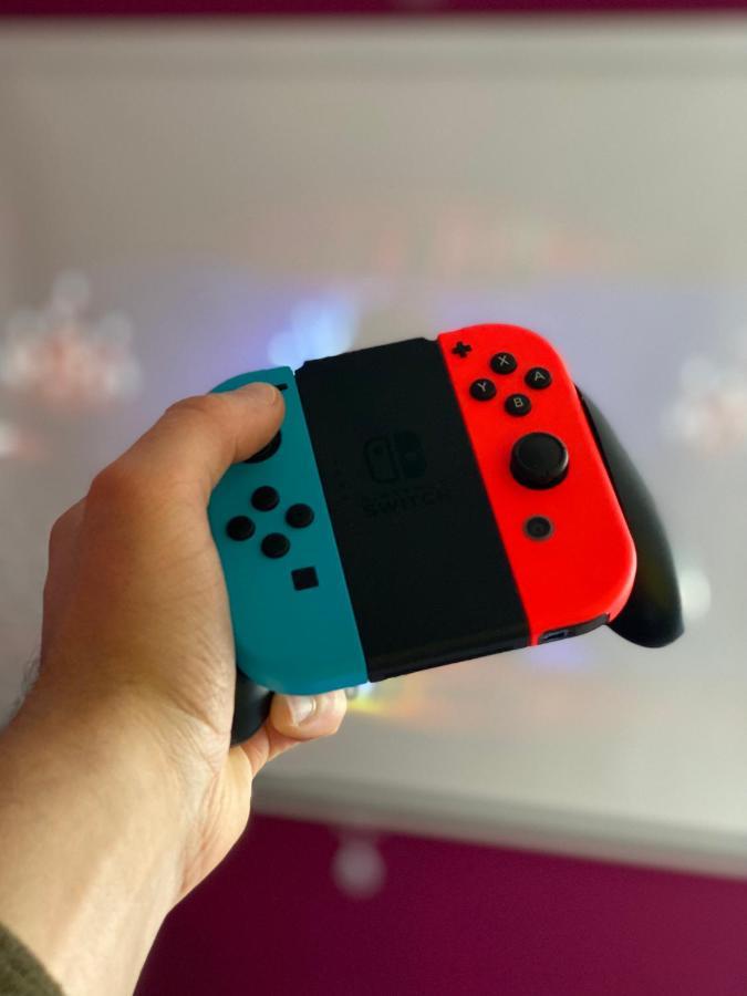 Capsule Groovy-Jacuzzi-Sauna-Billard-Netflix- Nintendo Switch & Jeux Mons Extérieur photo