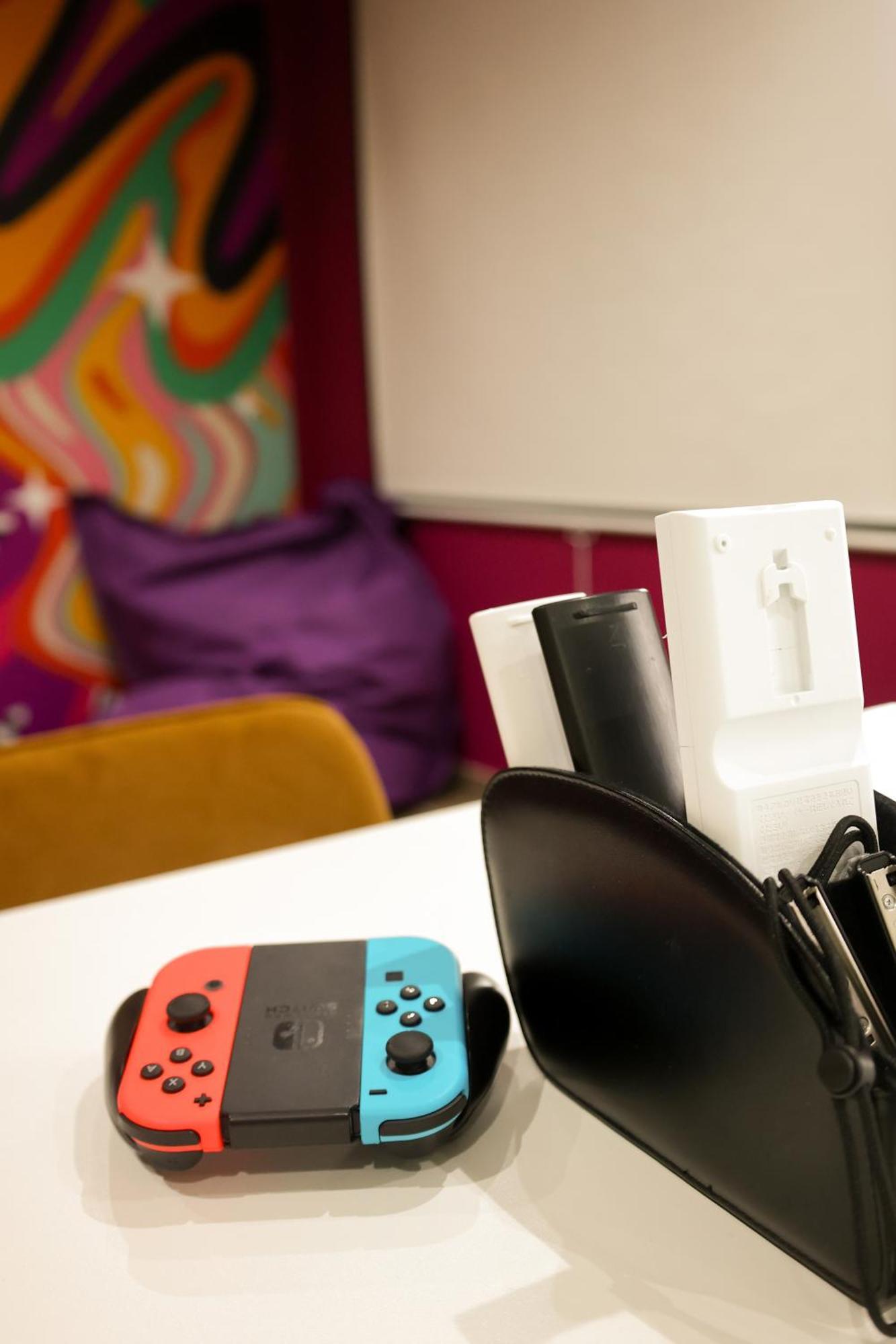 Capsule Groovy-Jacuzzi-Sauna-Billard-Netflix- Nintendo Switch & Jeux Mons Extérieur photo