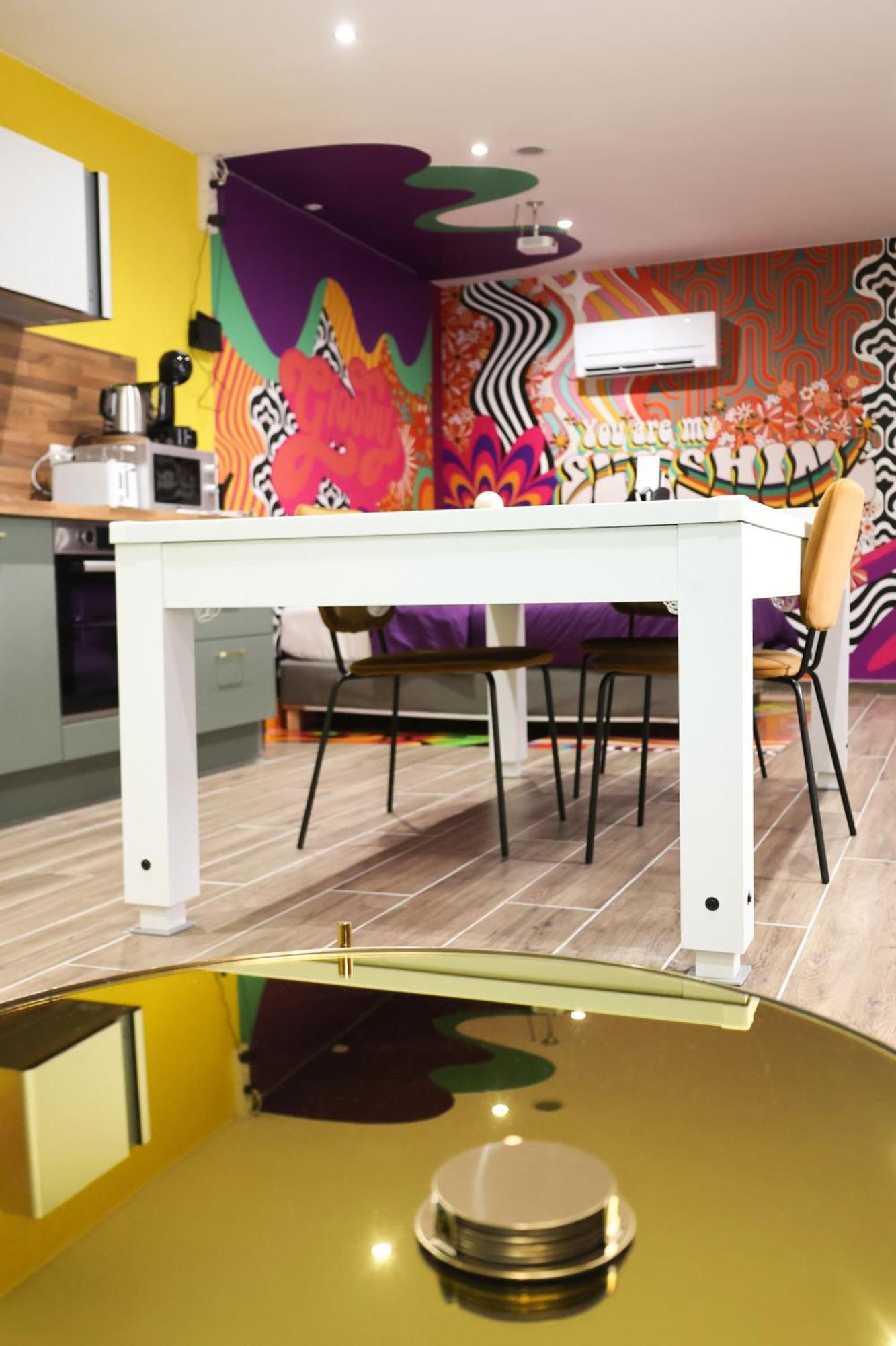 Capsule Groovy-Jacuzzi-Sauna-Billard-Netflix- Nintendo Switch & Jeux Mons Extérieur photo