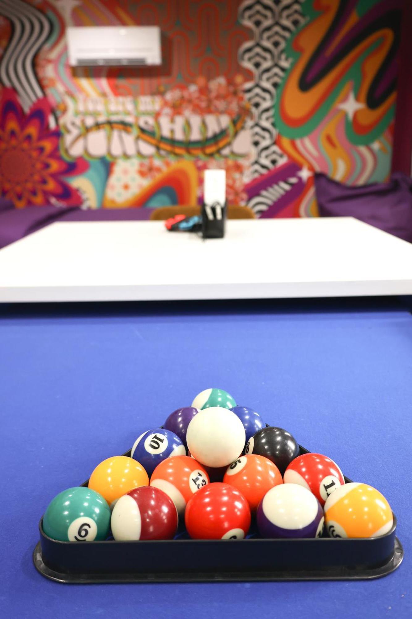 Capsule Groovy-Jacuzzi-Sauna-Billard-Netflix- Nintendo Switch & Jeux Mons Extérieur photo