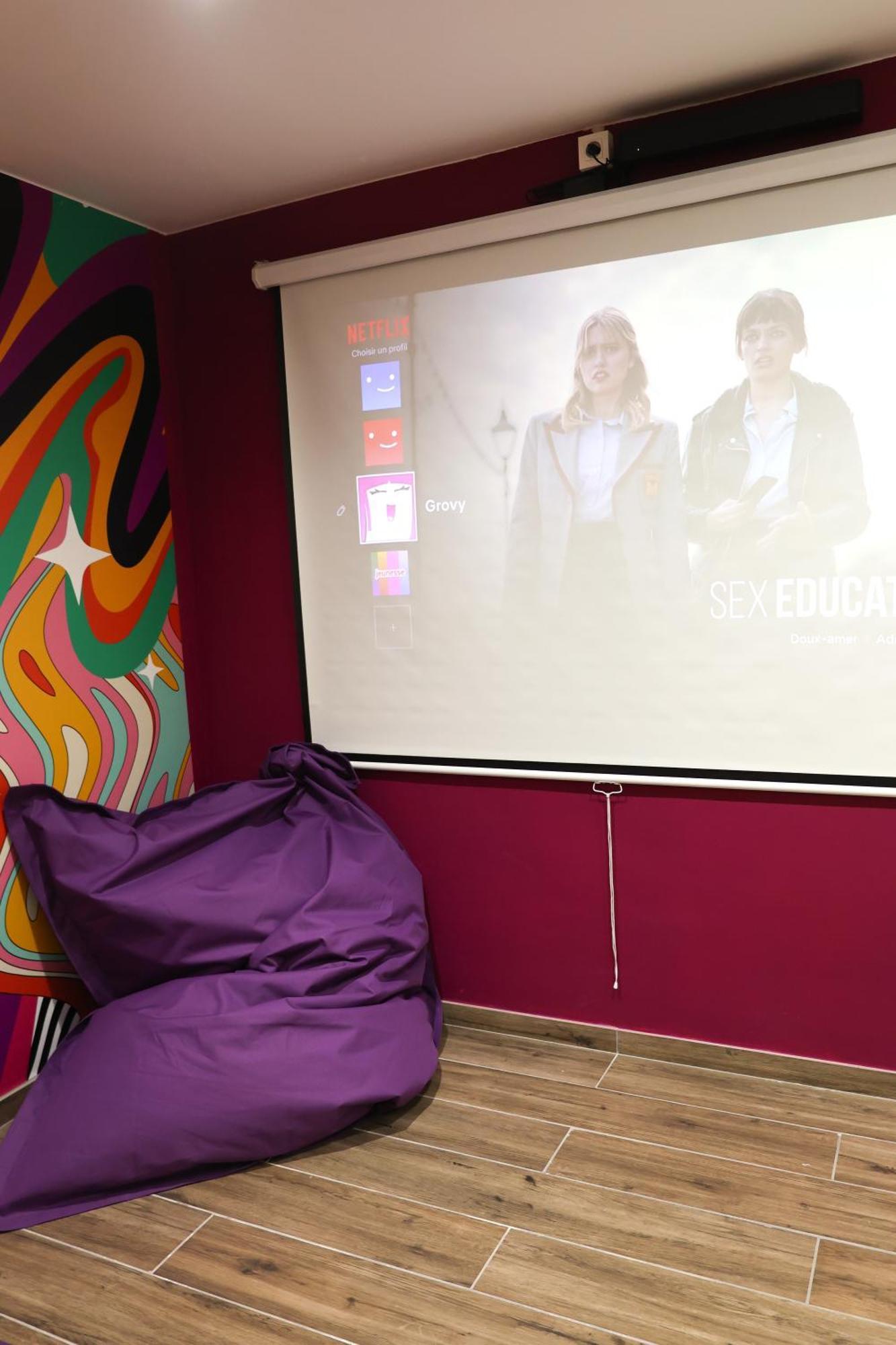 Capsule Groovy-Jacuzzi-Sauna-Billard-Netflix- Nintendo Switch & Jeux Mons Extérieur photo