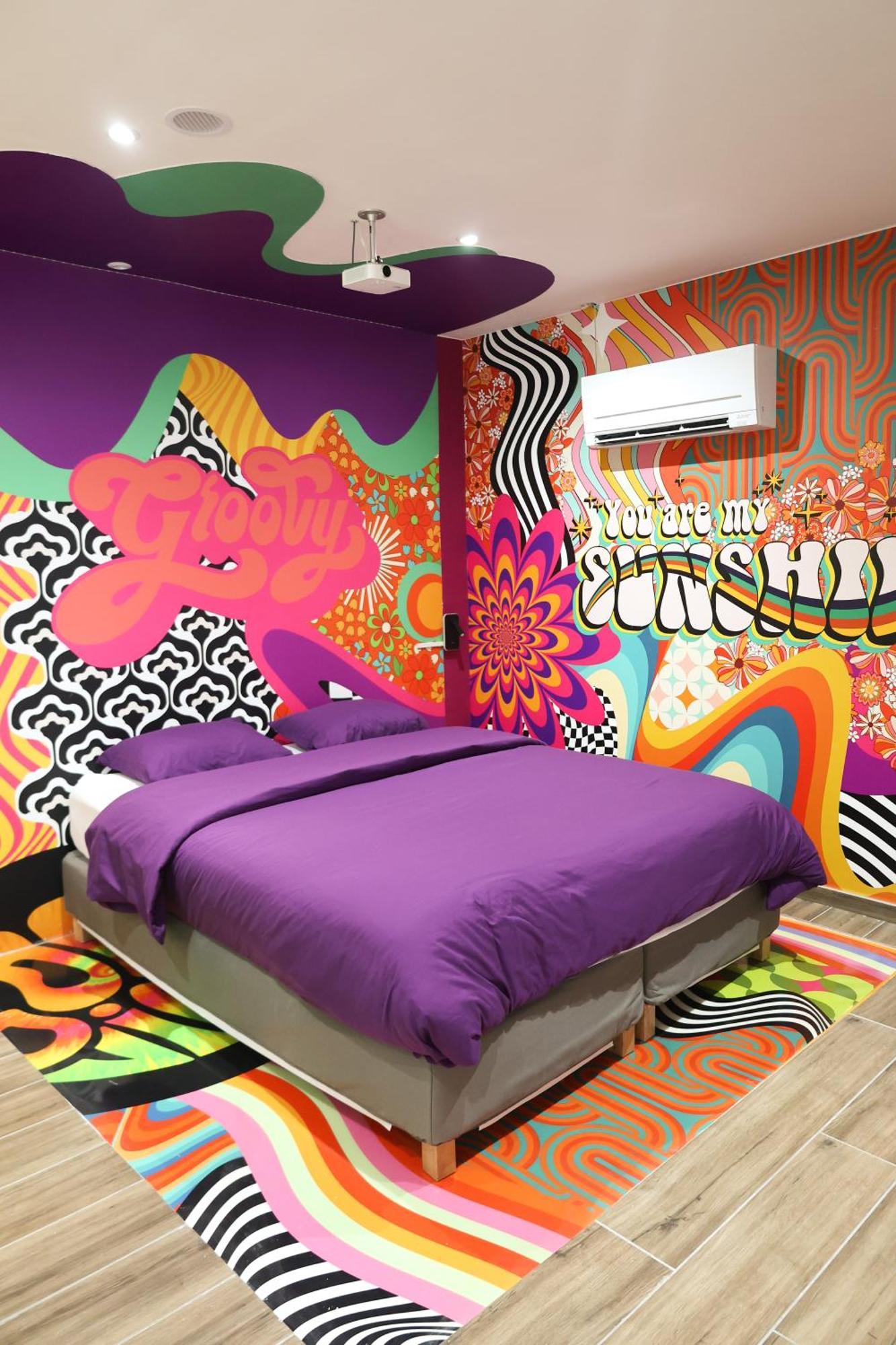 Capsule Groovy-Jacuzzi-Sauna-Billard-Netflix- Nintendo Switch & Jeux Mons Extérieur photo