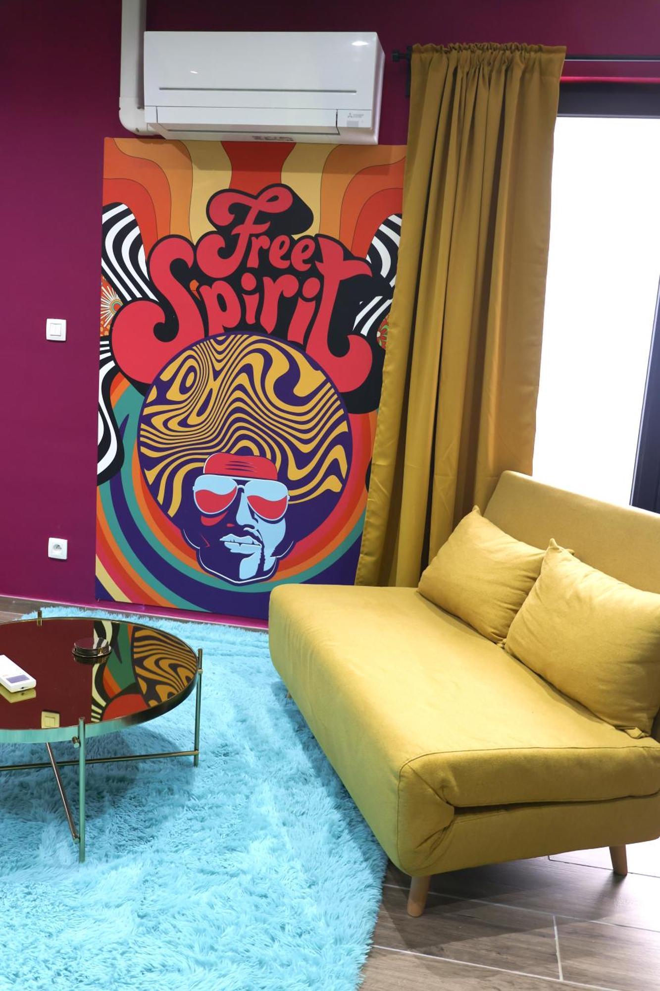 Capsule Groovy-Jacuzzi-Sauna-Billard-Netflix- Nintendo Switch & Jeux Mons Extérieur photo