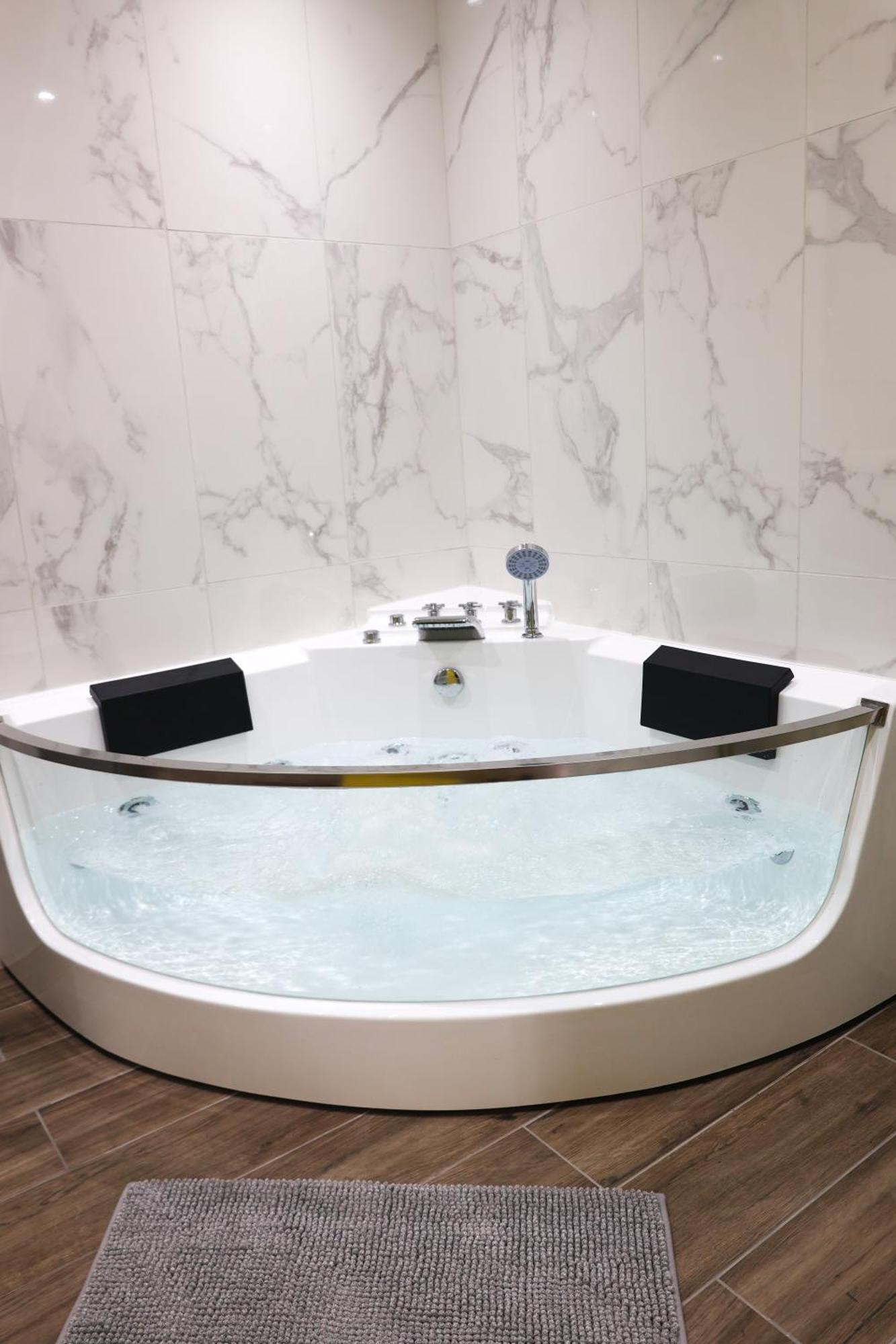Capsule Groovy-Jacuzzi-Sauna-Billard-Netflix- Nintendo Switch & Jeux Mons Extérieur photo